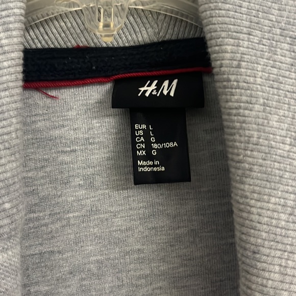 Large H&M Coat/Cardigan - Picture 2 of 3